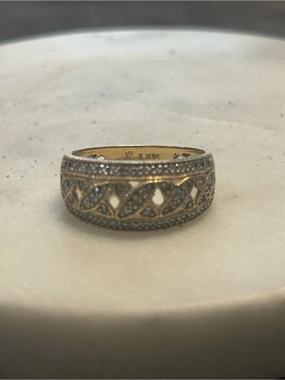 14K yellow gold diamond ring